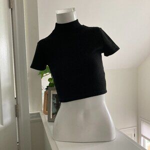 F21 NWOT Black Waffle Knit Mock Neck Short Sleeve Crop Top | Size S